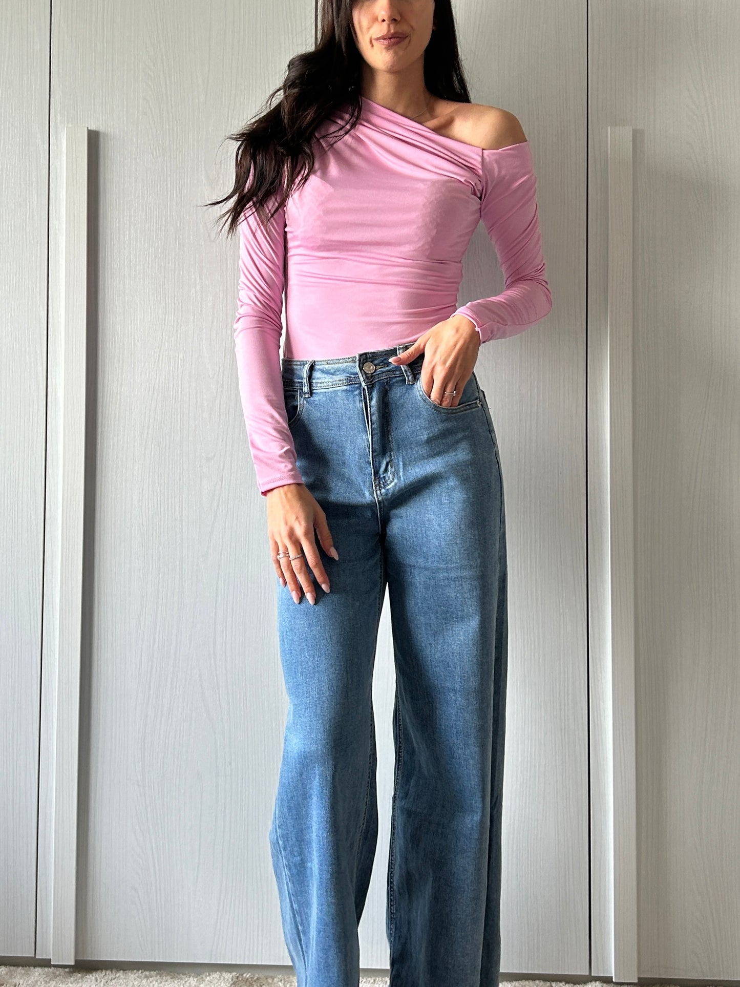 MAGLIA SCOLLO ASIMMETRICO